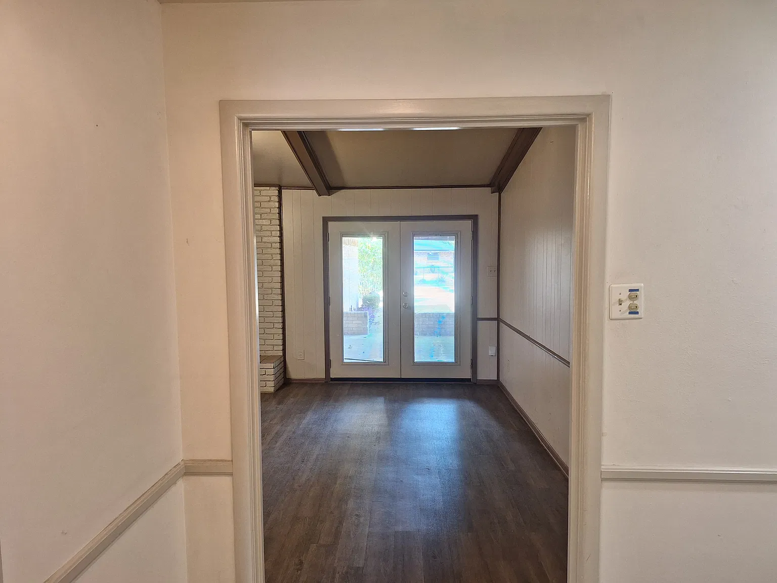 3 bed, 2526 sqft, $2,025 — Photo 2