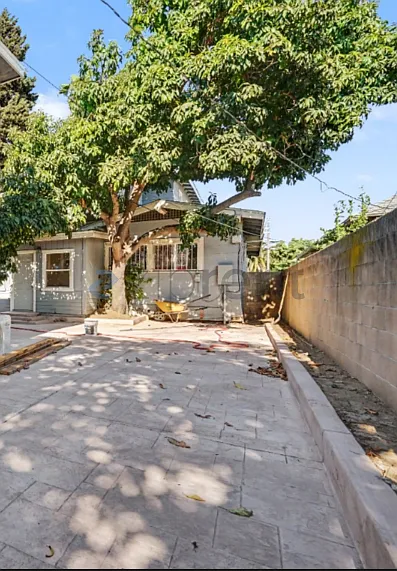 5 bed, 2.5 bath, 2010 sqft, $4,850 — Photo 4