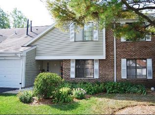 951 Yosemite Trl APT A, Roselle, IL 60172