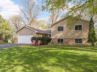 530 Lake Cove Ct, Shoreview, MN 55126