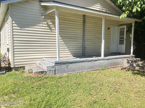 4th image of 310 Jones Street