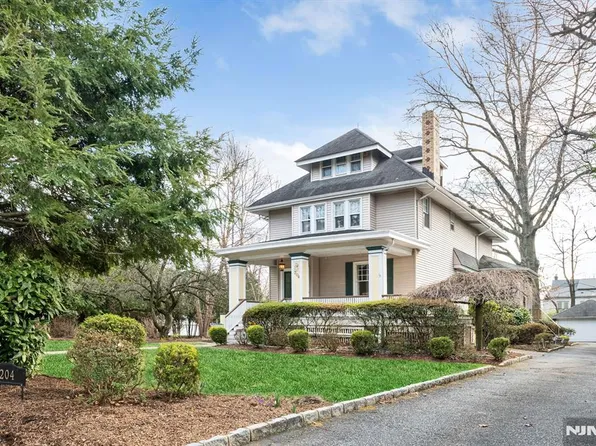 204 Park Ave, Leonia, NJ 07605