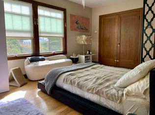 956 10th Ave E APT 305, Seattle, WA 98102
