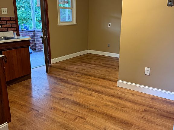 5th image of 3152 Brodhead Rd