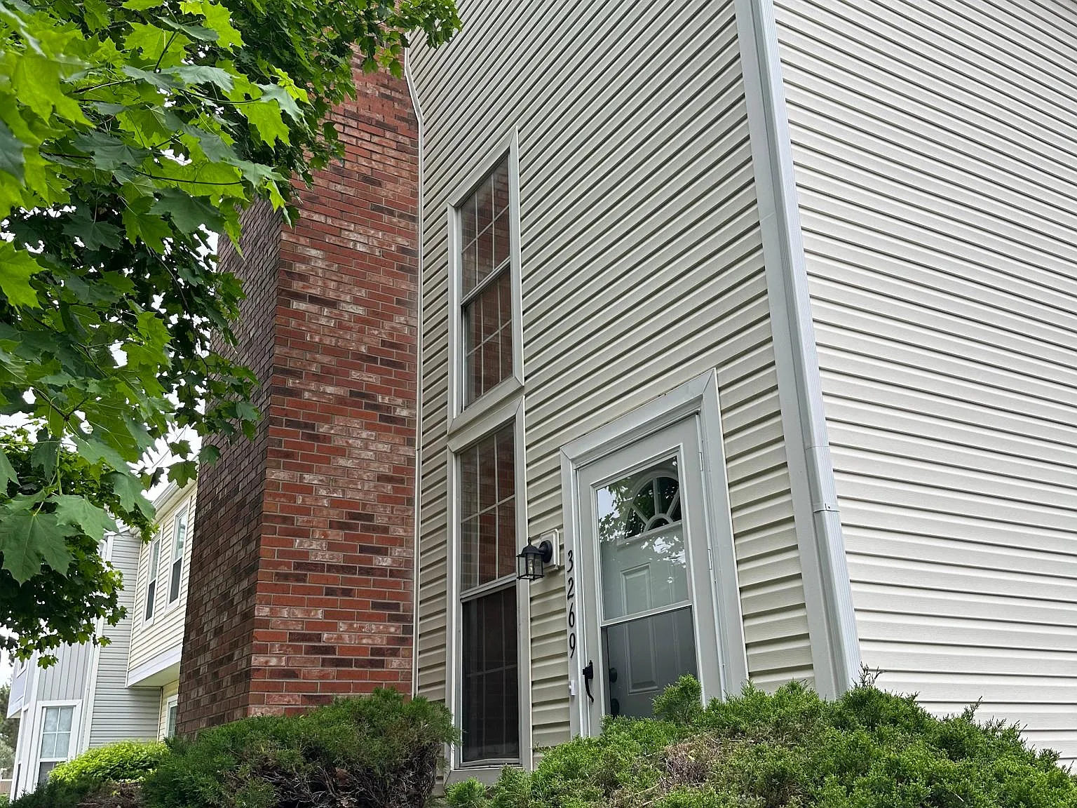1 bed, 784 sqft, $1,950 — Photo 1