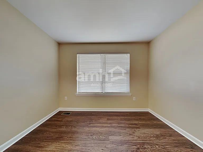 1081 Riverwalk Ct — Photo 6