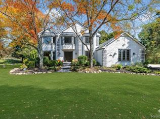 5386 Buckhorn Lake Rd, Highland, MI 48357