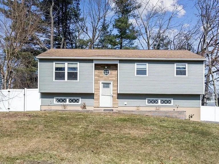 3335 Ralph St — Photo 1