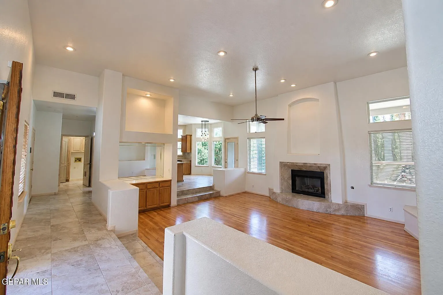 3 bed, 2.5 bath, 2225 sqft, $3,400 — Photo 4