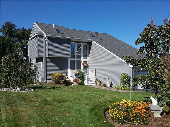 2nd image of 225 Elena St