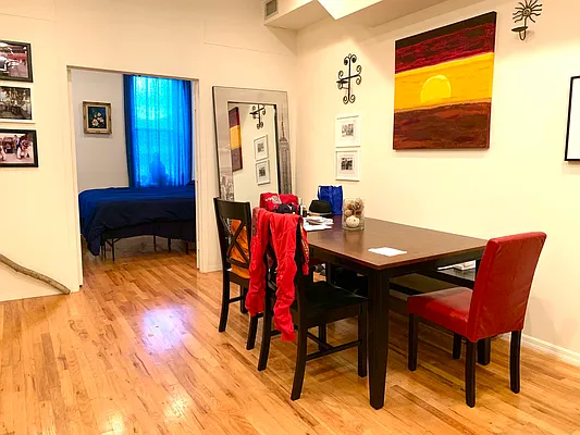 Rented by R New York | media 7
