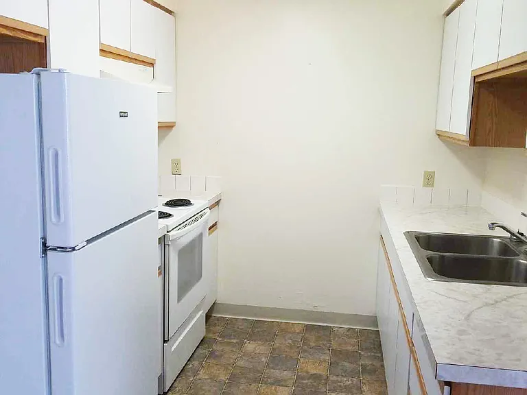 455 N Haskett St — Photo 2