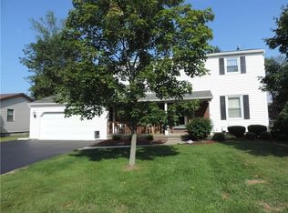 56 Applegrove Dr, Rochester, NY 14612