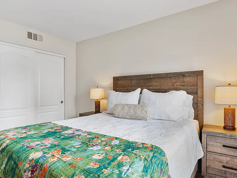 Cabrillo Bay Ln — Photo 15