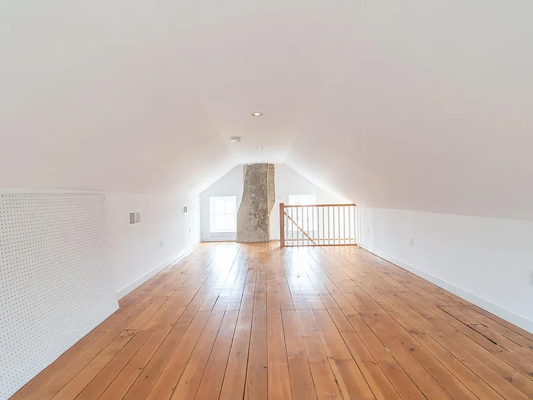 2519 Northwood Ave — Photo 17