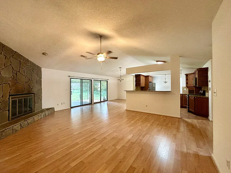 19 Briar Gate Ln — Photo 7