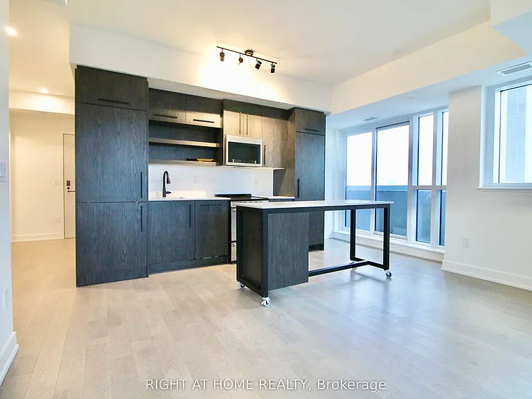 560 Rideau St #1006 — Photo 5
