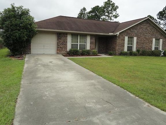 3rd image of 29 NE Cypress Cv