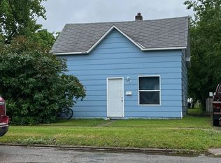 308 9th St NW, Devils Lake, ND 58301