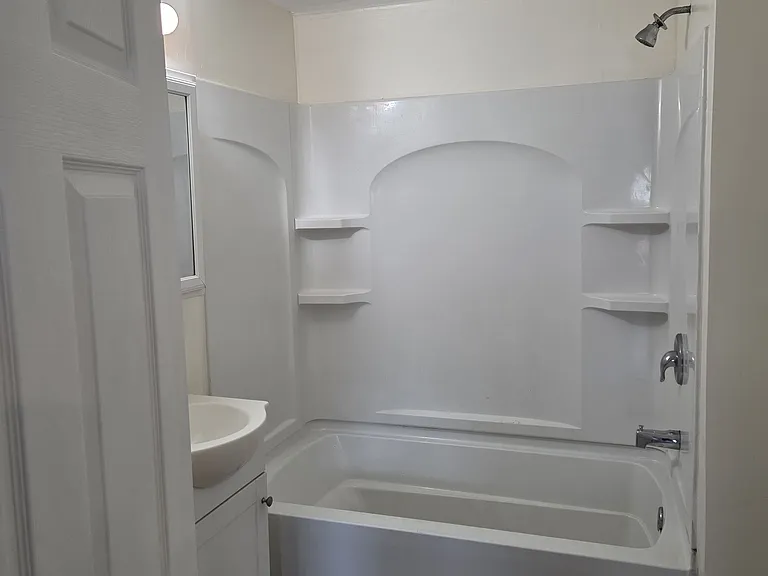 398 Weaver St #1 — Photo 5