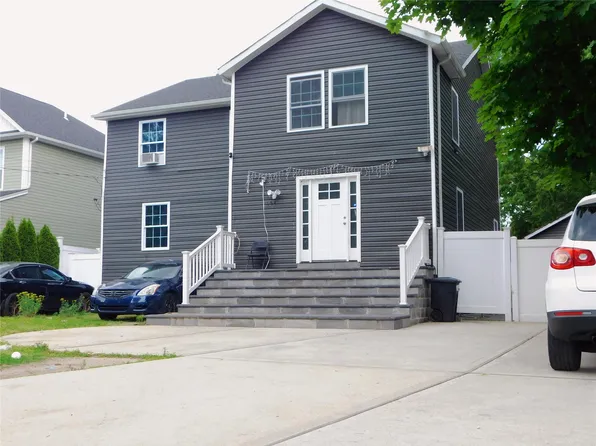 154 Gordon Avenue, West Babylon, NY 11704