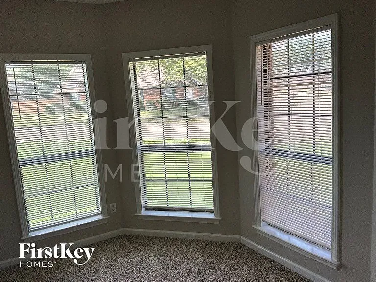 4538 Kings Grant Dr — Photo 6