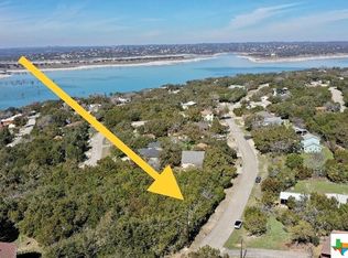 1055 Singing Hills Dr, Canyon Lake, TX 78133