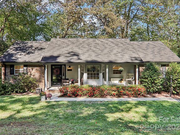 4th image of 425 Hunters Glen Ln