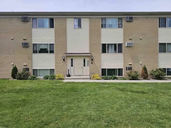 1875 Michigan Ave #6, Marysville, MI 48040