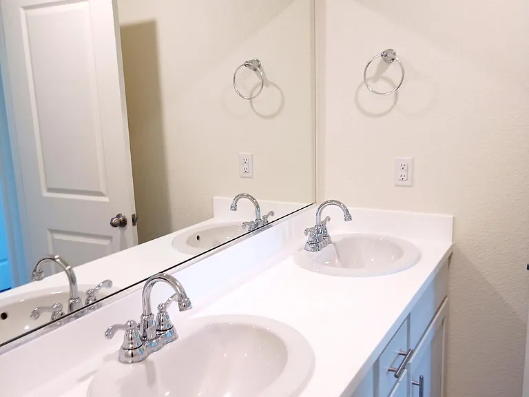 4244 Rutherford Ave — Photo 14
