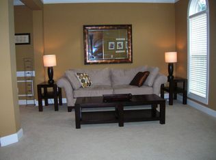 8848 Leinster Dr, Charlotte, NC 28277