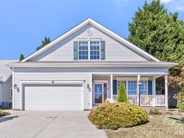 105 Willow Oak Dr, Asheville, NC 28805