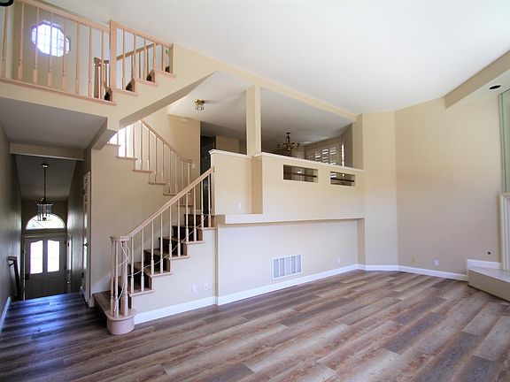 5th image of 20662 Gardenside Cir