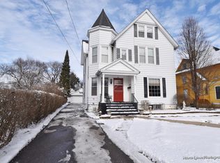 561 Garfield Ave, Aurora, IL 60506