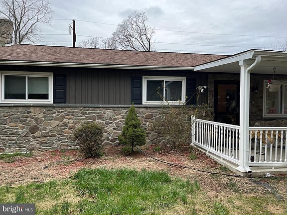 3rd image of 3315 Hazelwood Ave