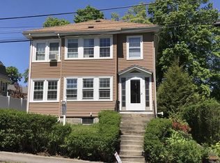 27 Pembroke St #1, Newton, MA 02458