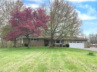 693 Foxwood Rd, New Galilee, PA 16141