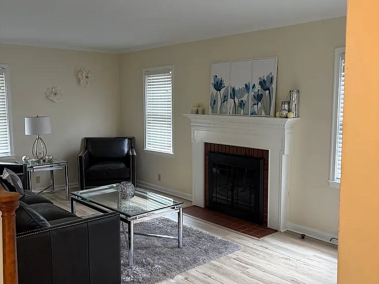 37 Eureka Ave — Photo 8