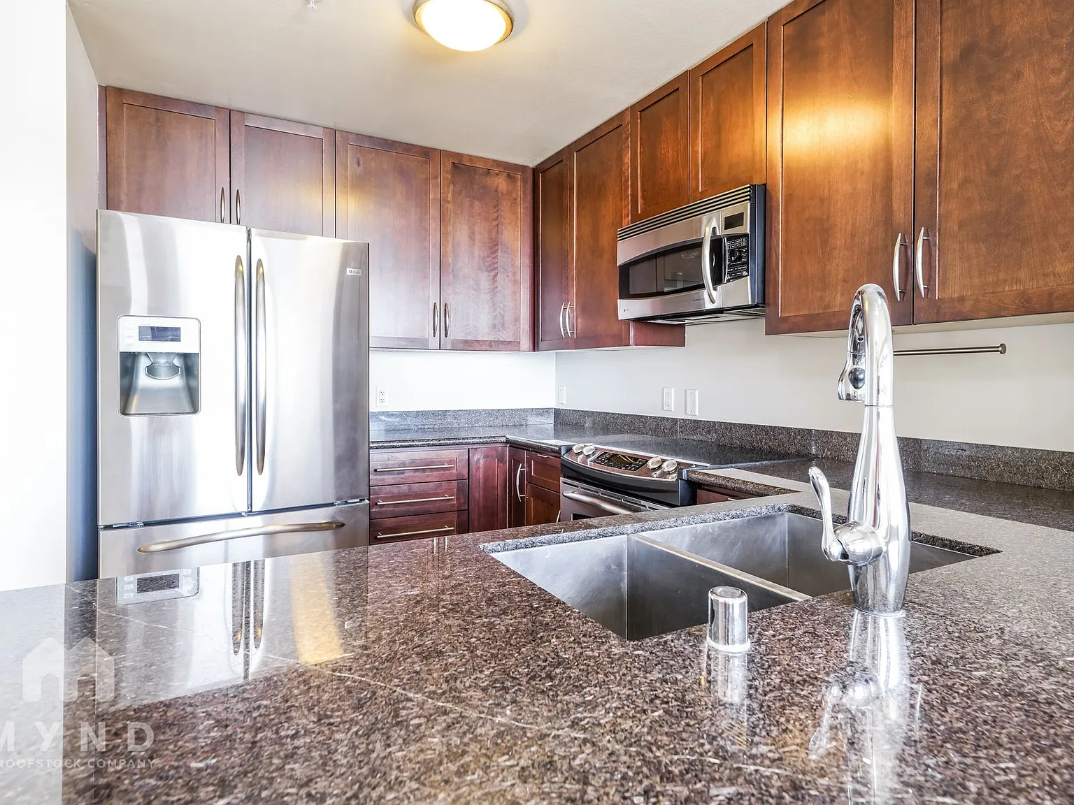 1 bed, 1.5 bath, 749 sqft, $1,875 — Photo 4