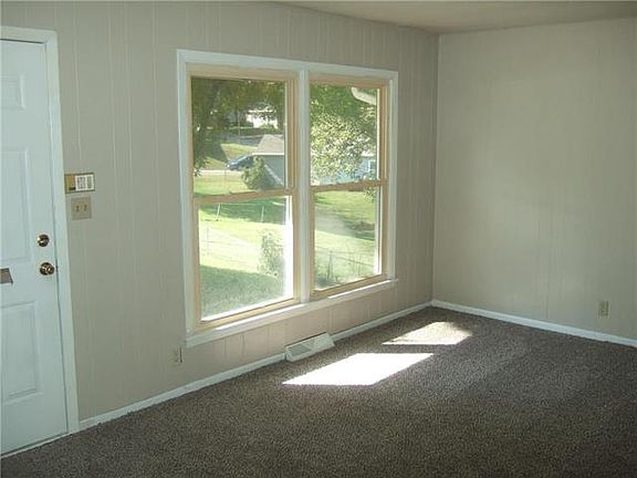 4th image of 339 Georgia Ct