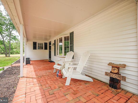 5th image of 4004 Robinson Neck Rd
