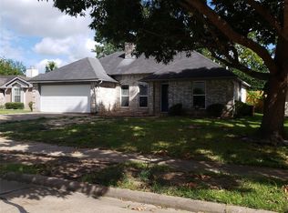 4223 Townes Forest Rd, Friendswood, TX 77546