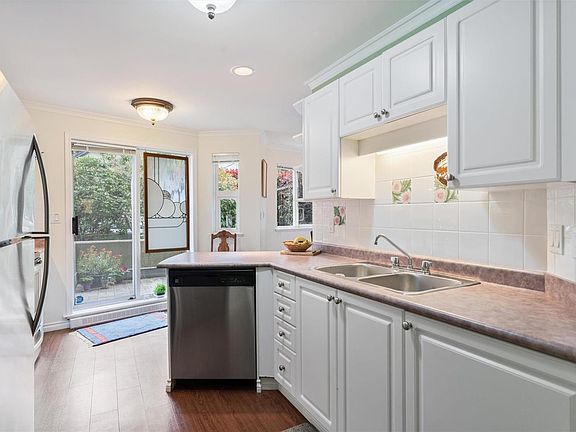 5th image of 936 Fairfield Rd #102
