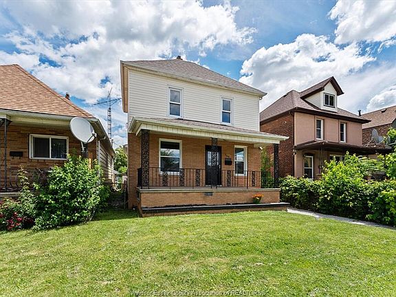 3rd image of 866 Parent Ave