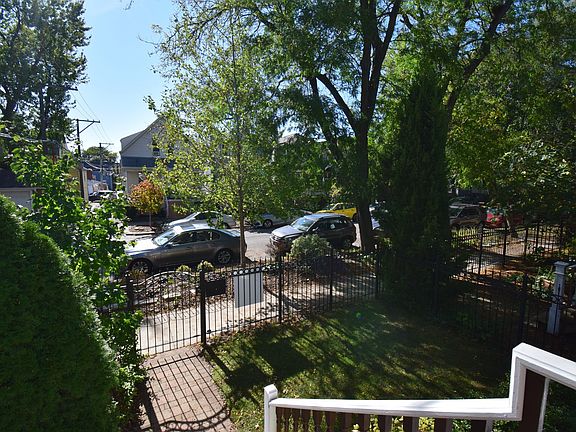 3rd image of 1614 W Winona St