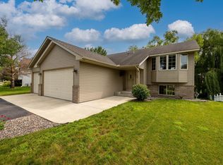 1150 Hidden Creek Blvd, Mayer, MN 55360