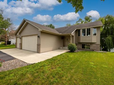 1150 Hidden Creek Blvd, Mayer, MN, 55360