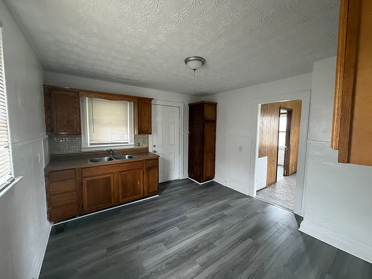 167 Benfield Ave — Photo 10