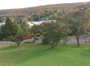 1918 Wynonah Dr, Auburn, PA 17922