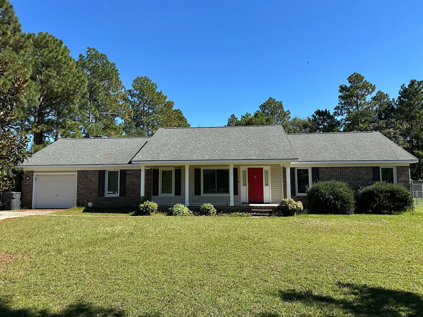 3 Bedroom, 2.5 Bath Home off Parkton Rd in Hope Mills. — Photo 3